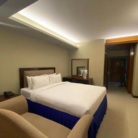Hotel Fountain Dhaka Bagian luar foto