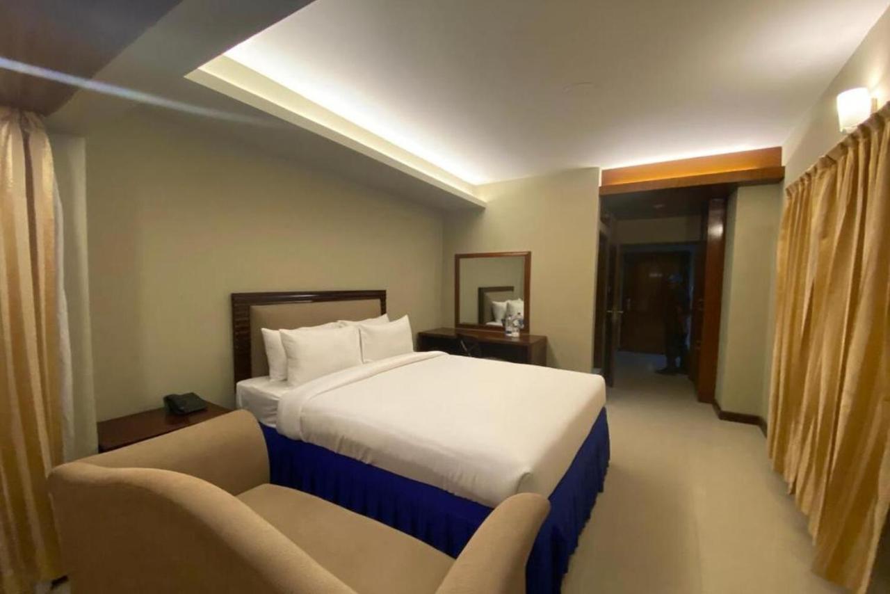 Hotel Fountain Dhaka Bagian luar foto