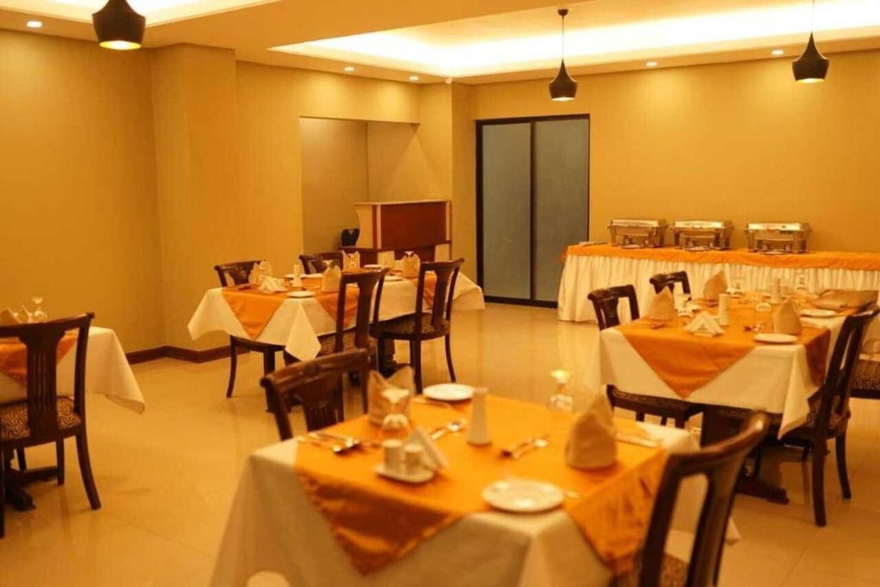 Hotel Fountain Dhaka Bagian luar foto